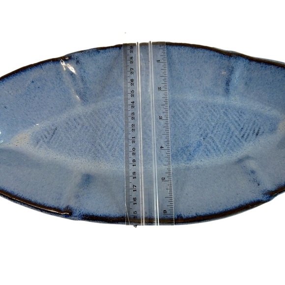 Leaf Design Pottery Dish 13” Length - Picture 6 of 7